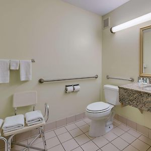 Queen Room Accessible Tub Accessible or Non-Smoking